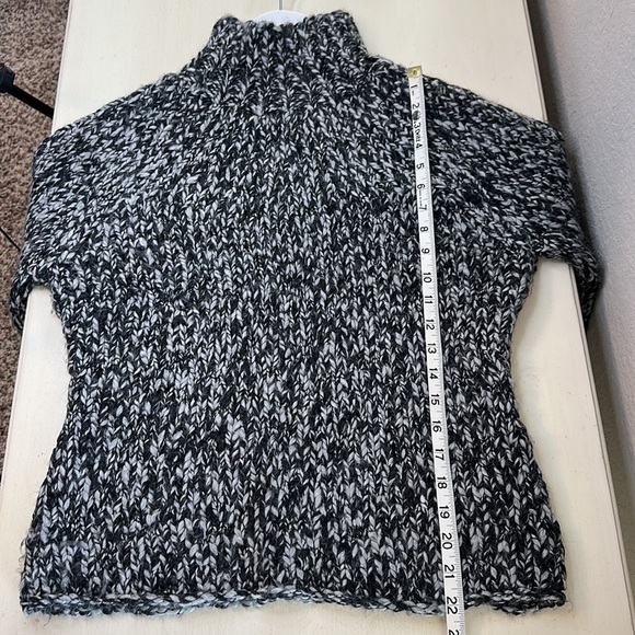 I.N.C. International Concepts Chunky Knit Turtleneck Sweater Size Medium - Picture 10 of 11